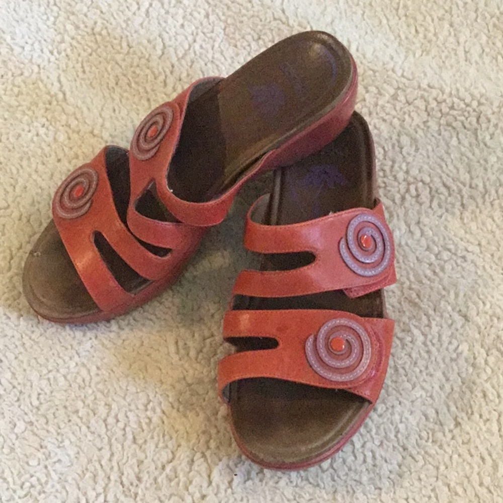 Dansko comfort sandal with adjust Velcro strap low heel. Gently used, Sundance